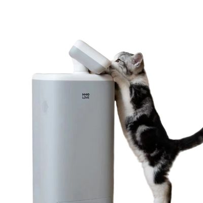 Robô inteligente de companhia para animais de estimação com alimentador de 2,5 L e câmera com zoom digital de 4X